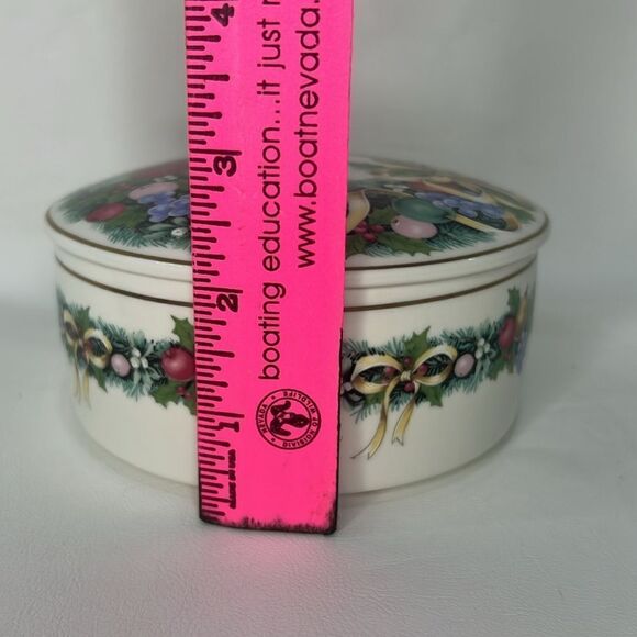 Mikasa Christmas Bouquet Trinket Box Candy Dish Lid Made Japan 4 3/4 In Round - Picture 6 of 6